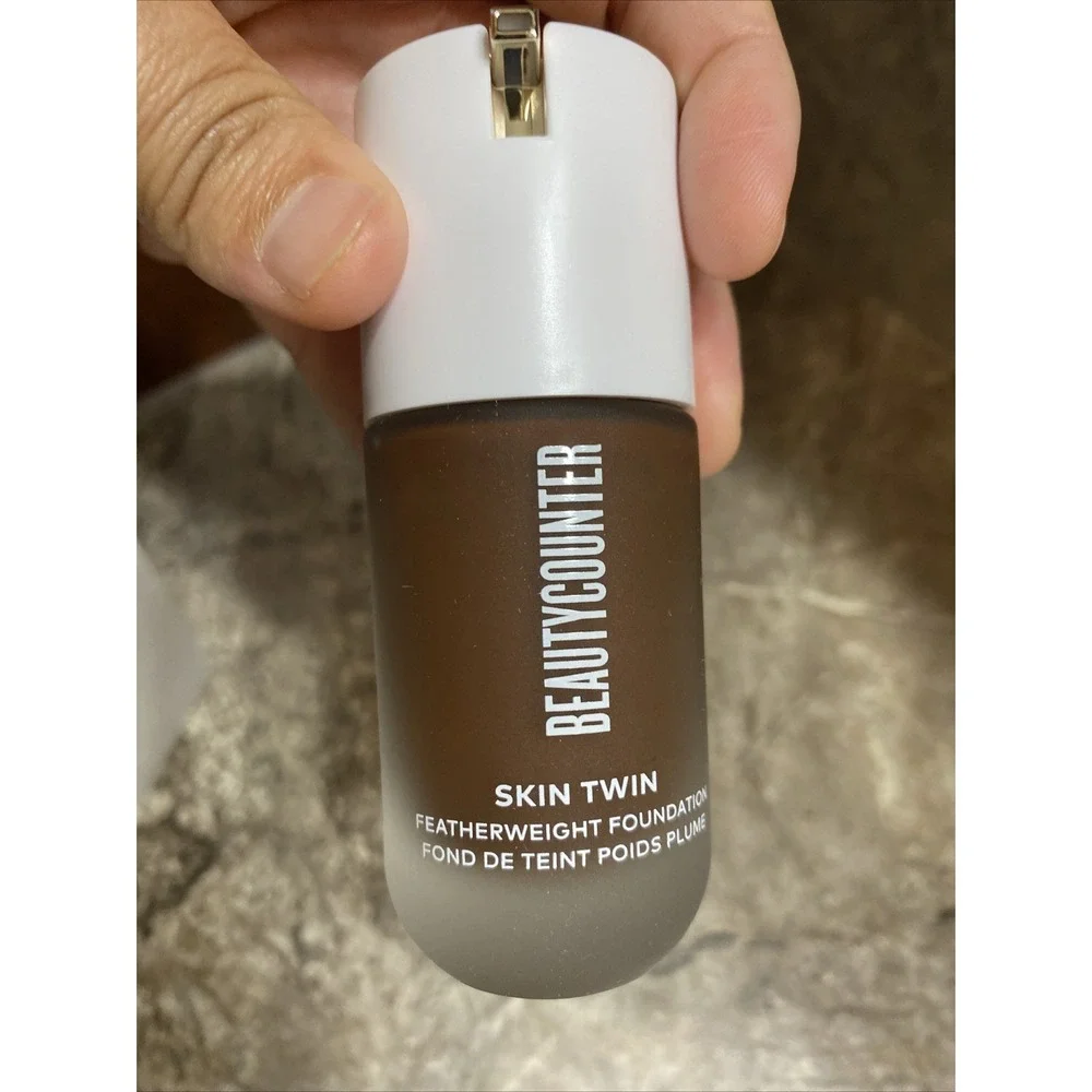 BNIB BEAUTYCOUNTER‎ Skin Twin Featherweight Foundation 1 fl oz Each Deep 660